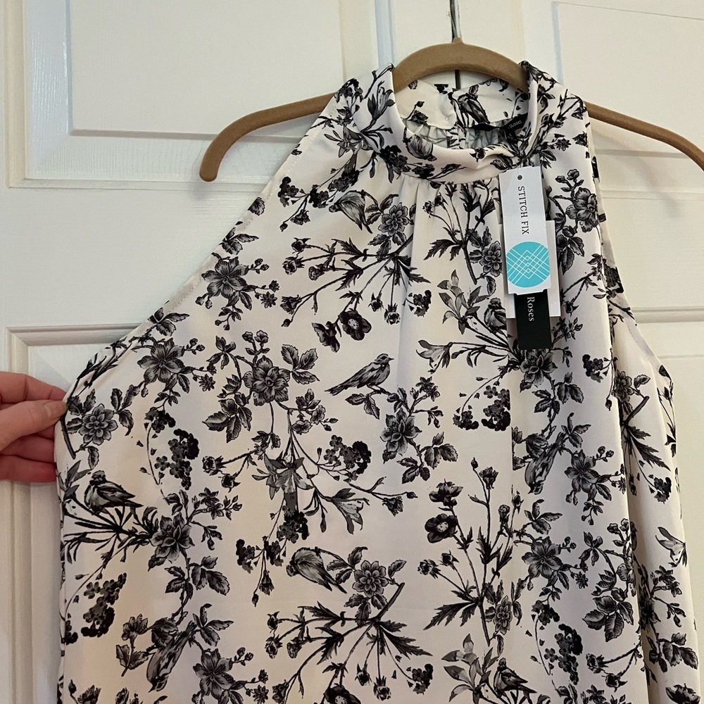 Violets & Roses Black and White Floral Sleeveless Blouse NWT Size L - Picture 6 of 8